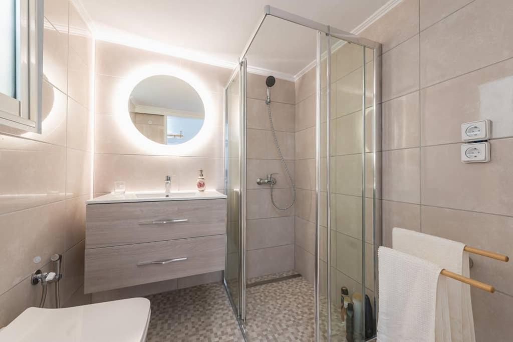 New! Bright & Remodeled 1Bed Apt 2Min Walk To Acropolis Athena Bagian luar foto